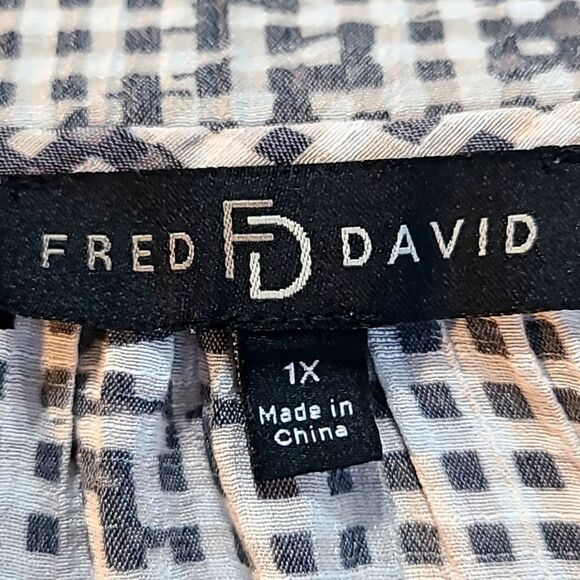 Fred David Light & Dark Gray Floral Dotted Print Top, Tie at Neckline, Size 1X - Picture 7 of 8